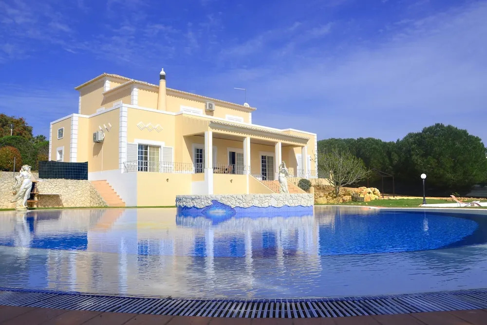 Villa Carvoeiro by GalanteVasques