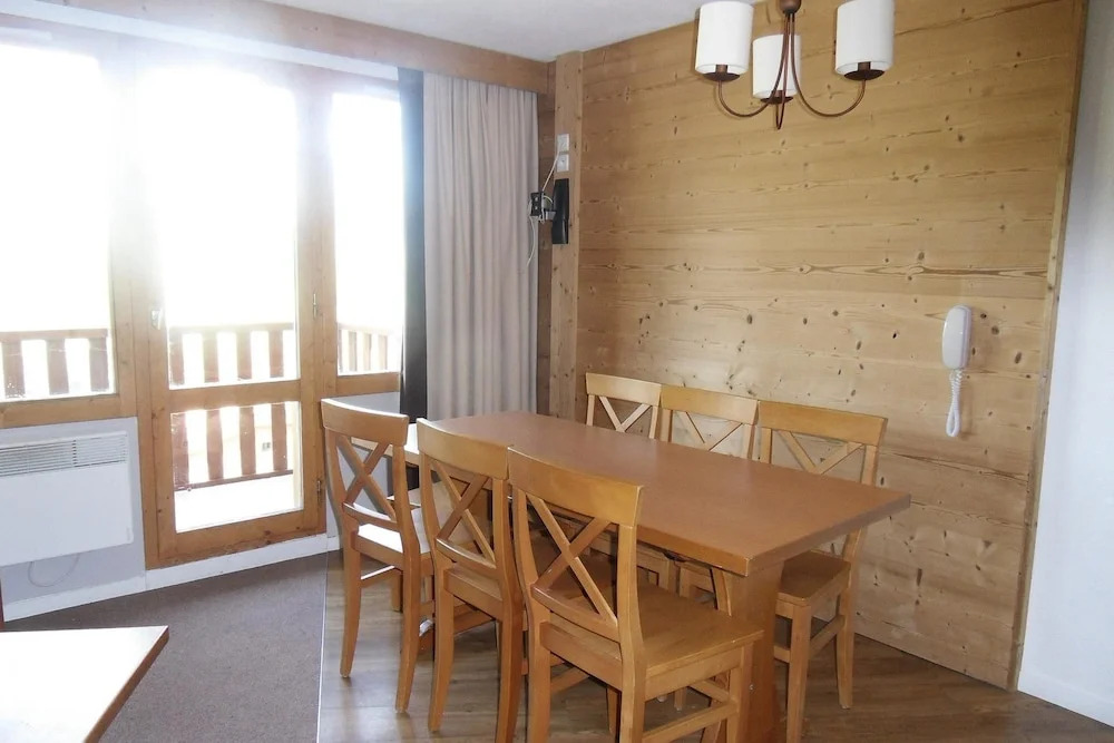 Belle Plagne 3 Roomed Apartment for 6 People on the Slopes And410