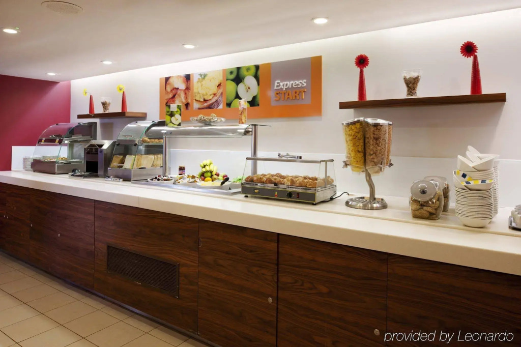 Holiday Inn Express East Midlands Airport by IHG