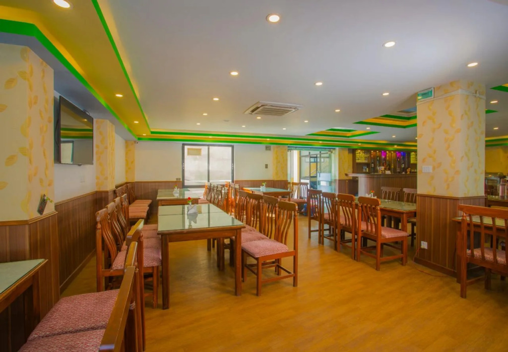 OYO 255 White Zambala Hotel
