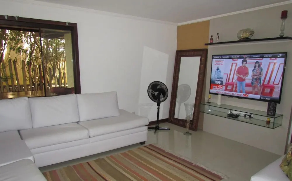 Casa em Condomínio Prox a R das Pedras