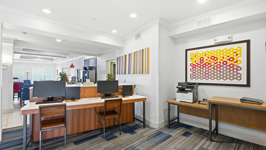 Holiday Inn Express & Suites Bethlehem Airport-Allentown Area