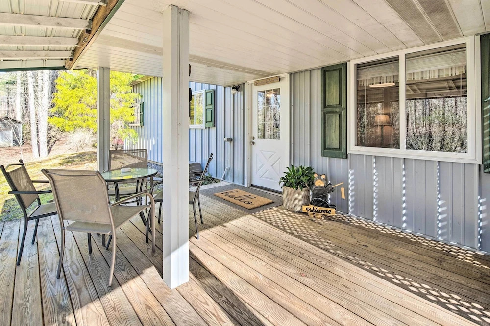 Penrose Home w/ Covered Deck + Fire Pit!