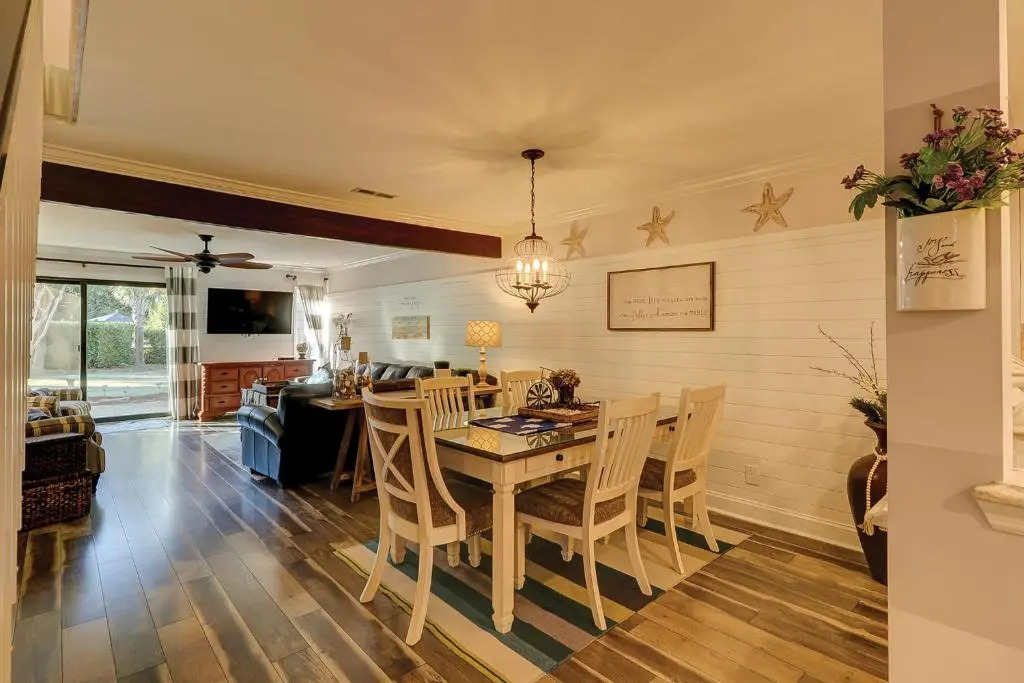19 Sailmaster 3 BR Condo Shipyard Pool