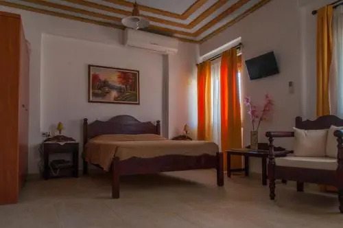 Pantheon Apartments & Studios