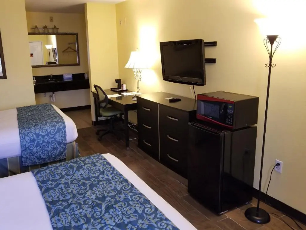 Shining Light Inn & Suites