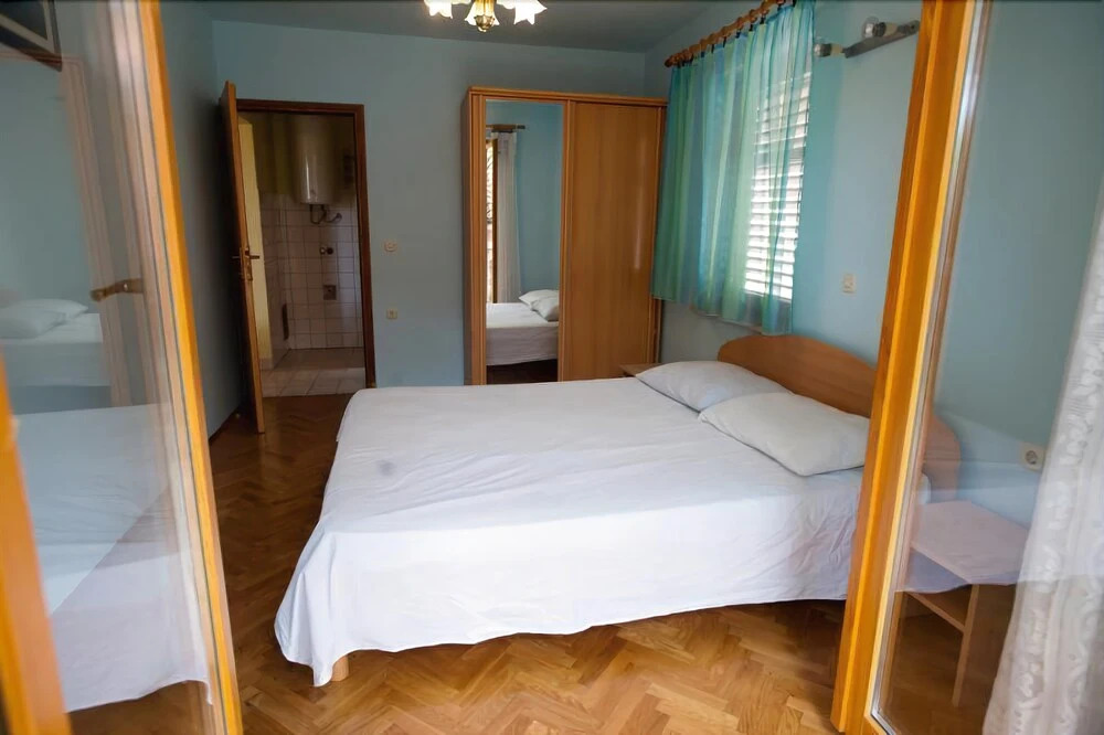 Apartments Marinko