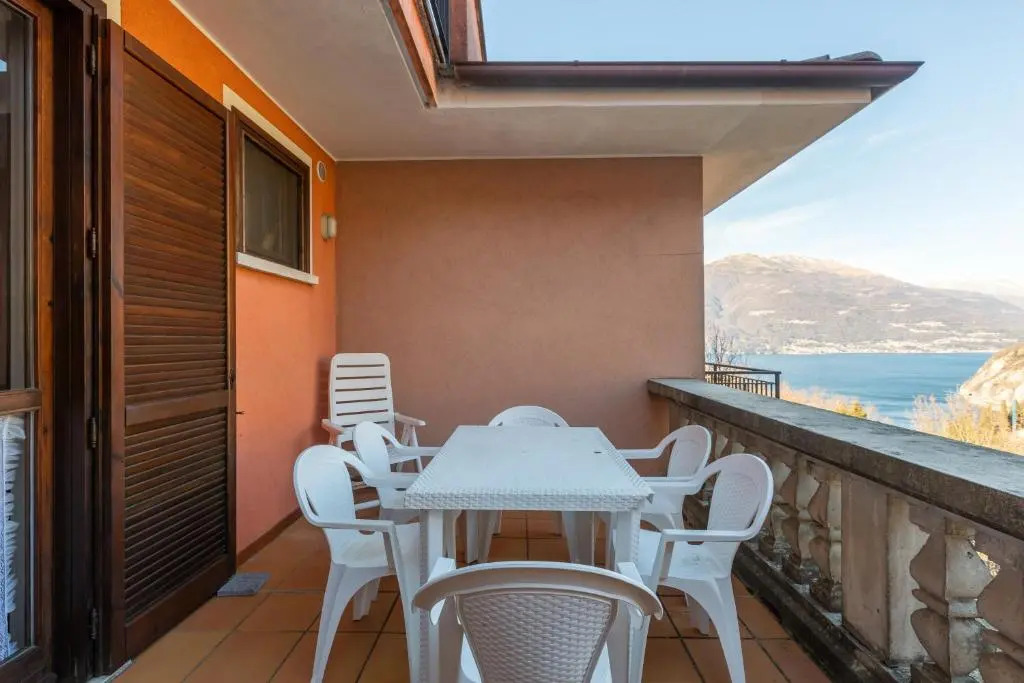 Mysa Properties - Lovely Studio between Lake and Castle