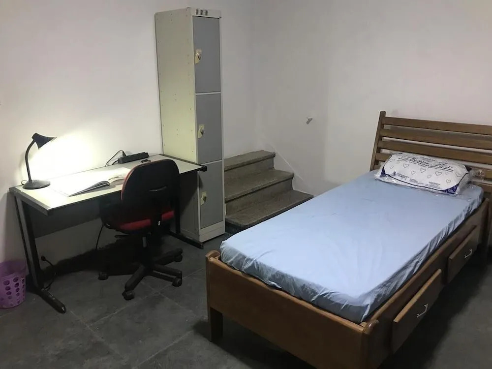 COACHHOSTEL7