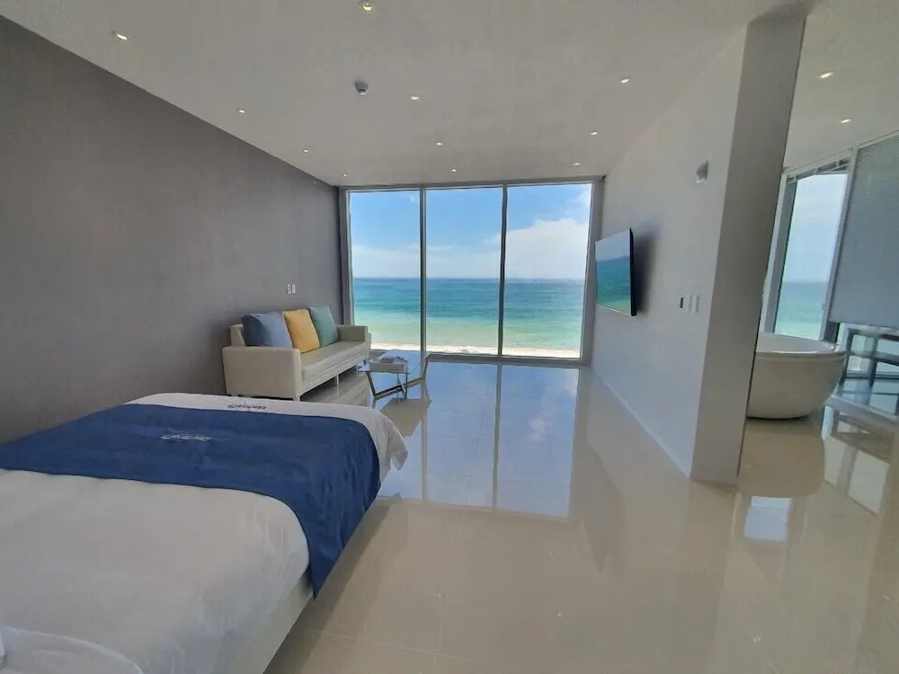 Daytona Pool Villa