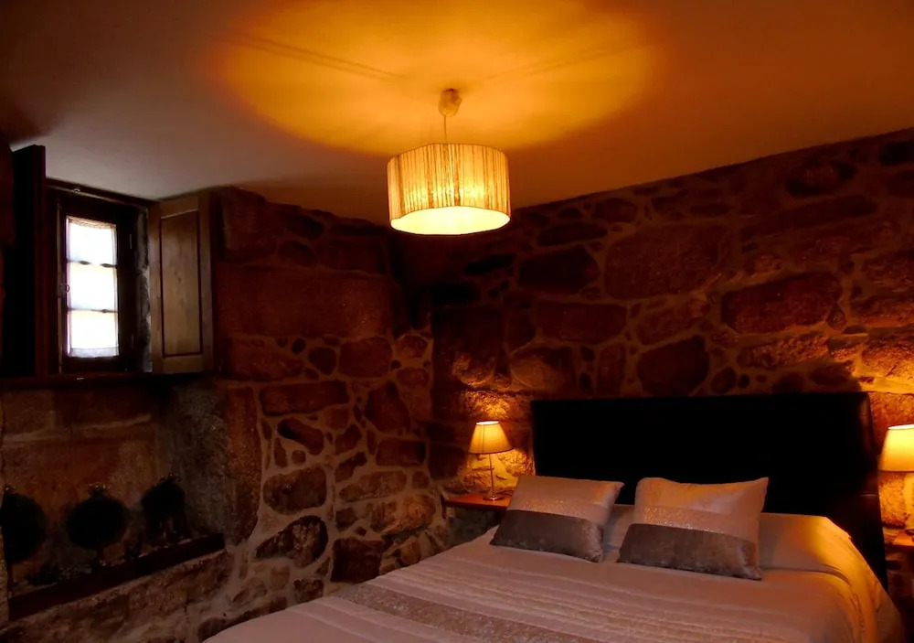 Comfortable house in Lindoso, stunning mountain view