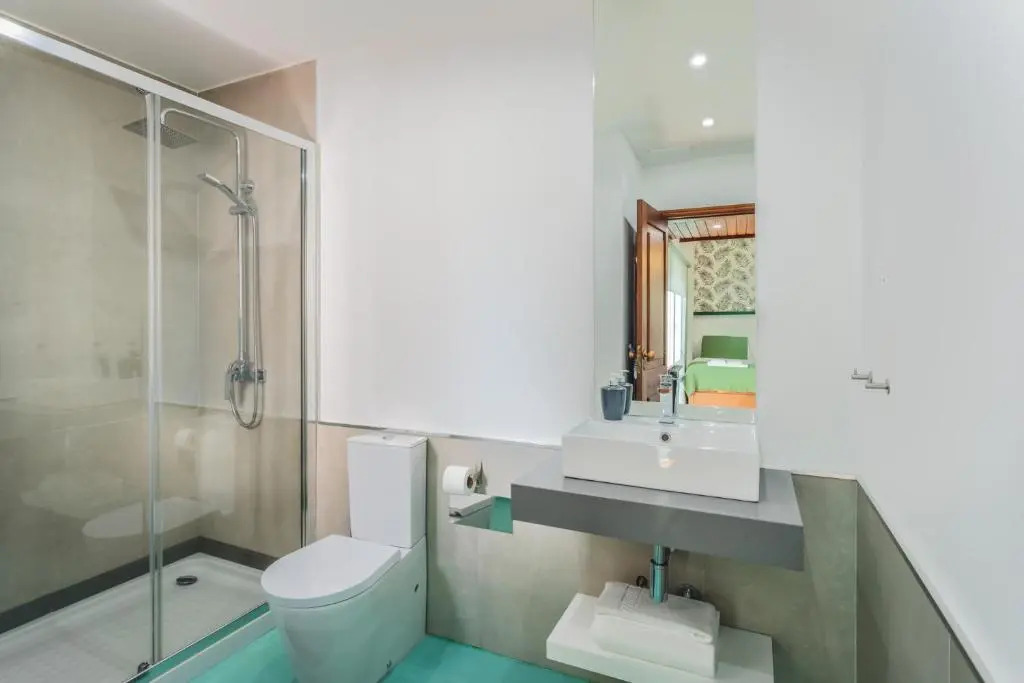 BeSmart Suites with Private WC by Home Sweet Home Aveiro