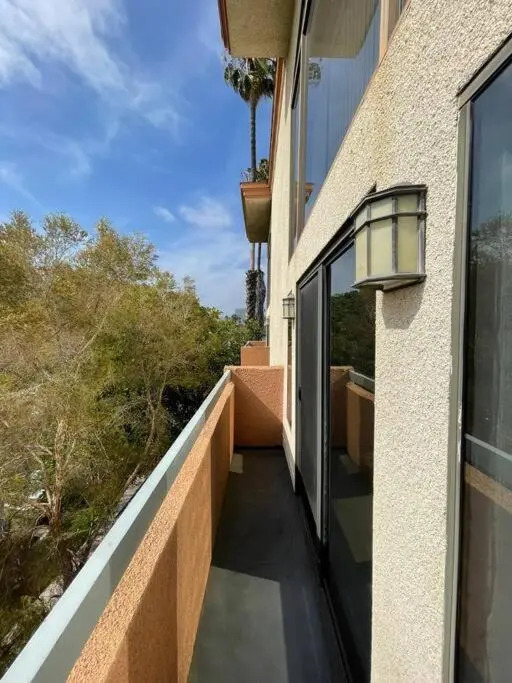 Supreme 2BD/3BA Condo - Los Angeles