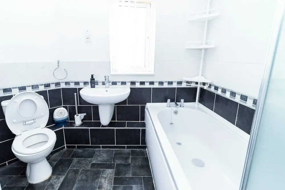 A Stunning Four Bed House in Posh Oadby, Leicester