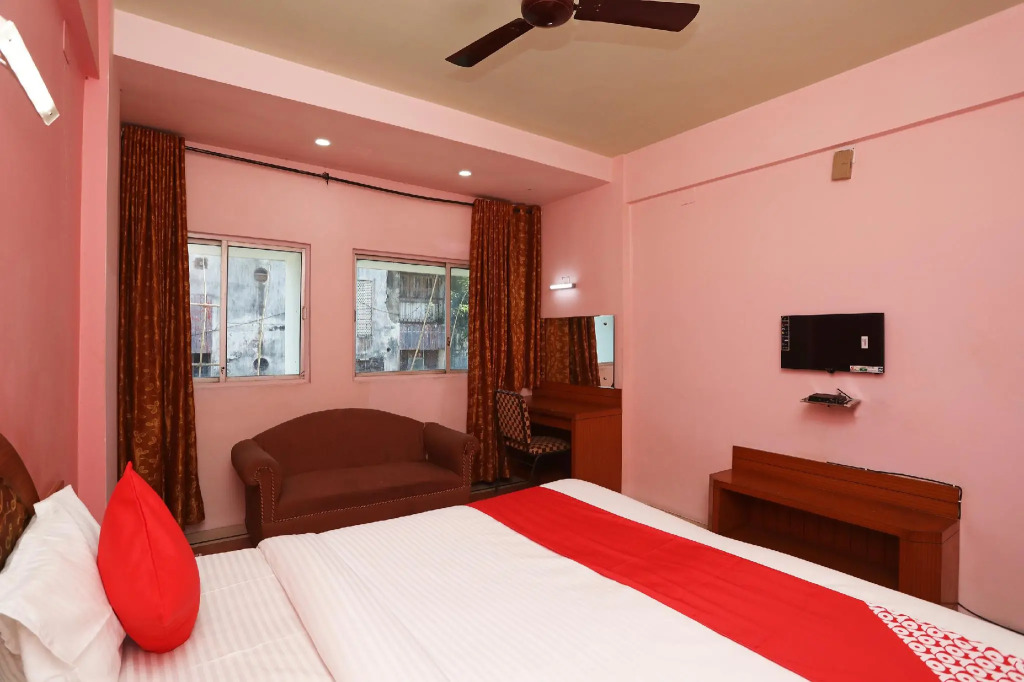 OYO 16159 Hotel Keshari