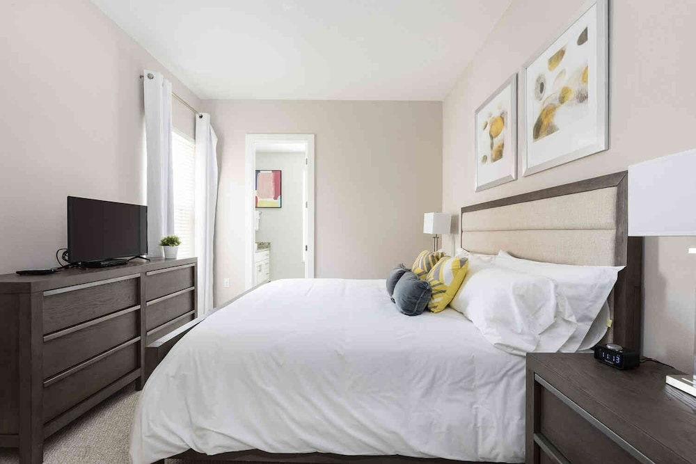 4BR Townhome 15min to Disney