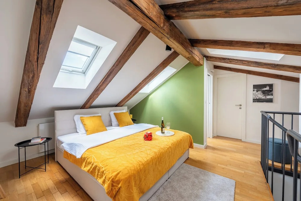 Modern 3 bedrooms apartment with AC