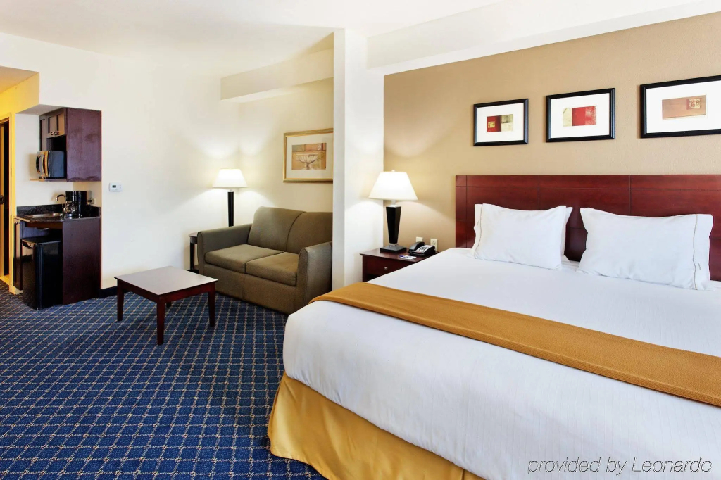 Holiday Inn Express & Suites Cookeville by IHG