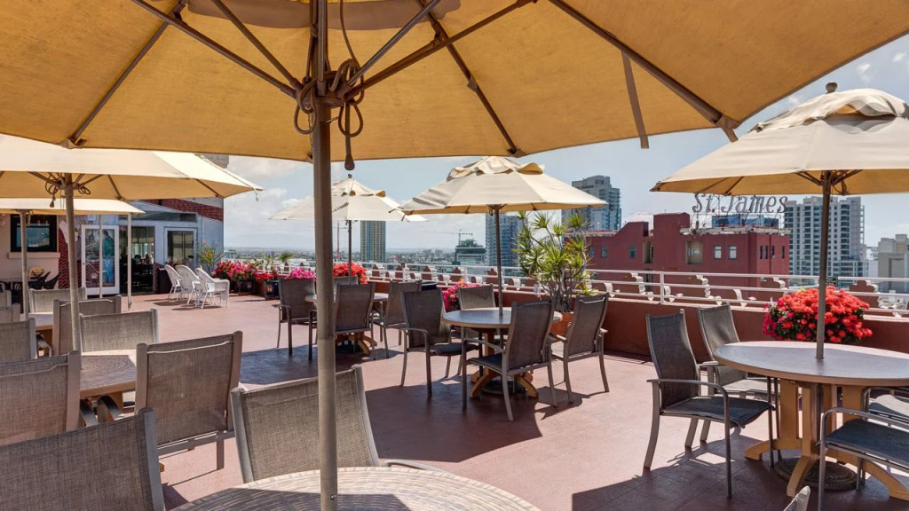Gaslamp Plaza Suites