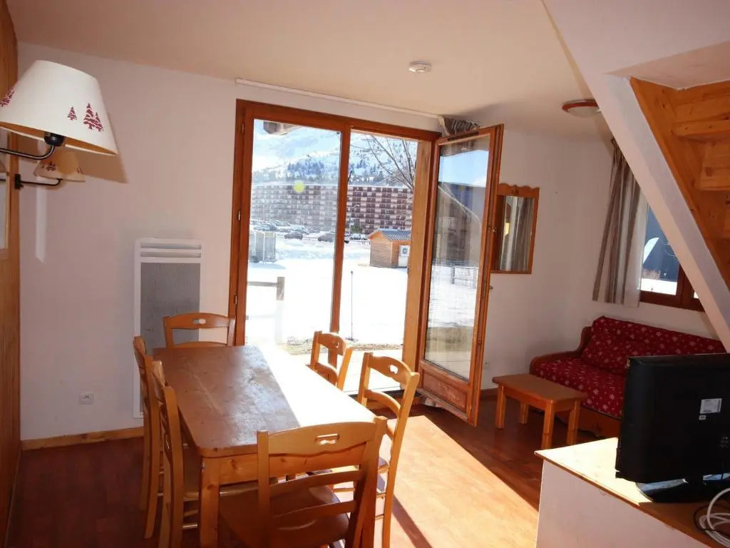 Chalet 3 Pièces 6 Pers. avec Terrasse à SuperDévoluy - FR-1-504-450