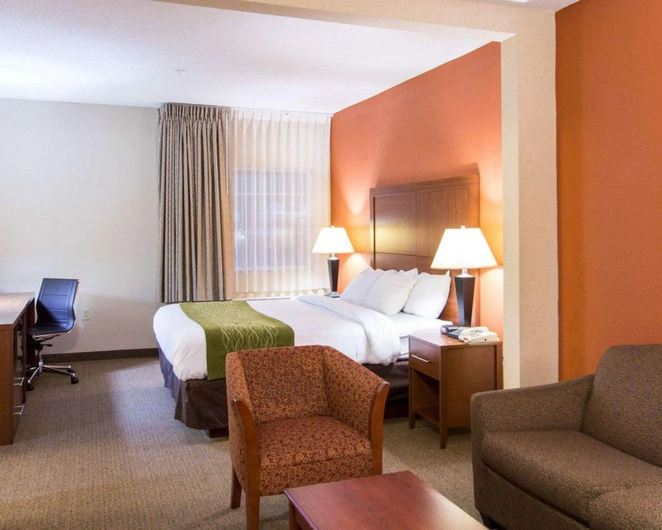 Comfort Inn & Suites Charleston Airport Convention Center