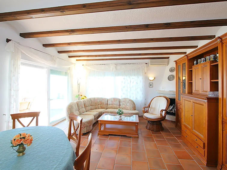 Holiday Home Sara by Interhome