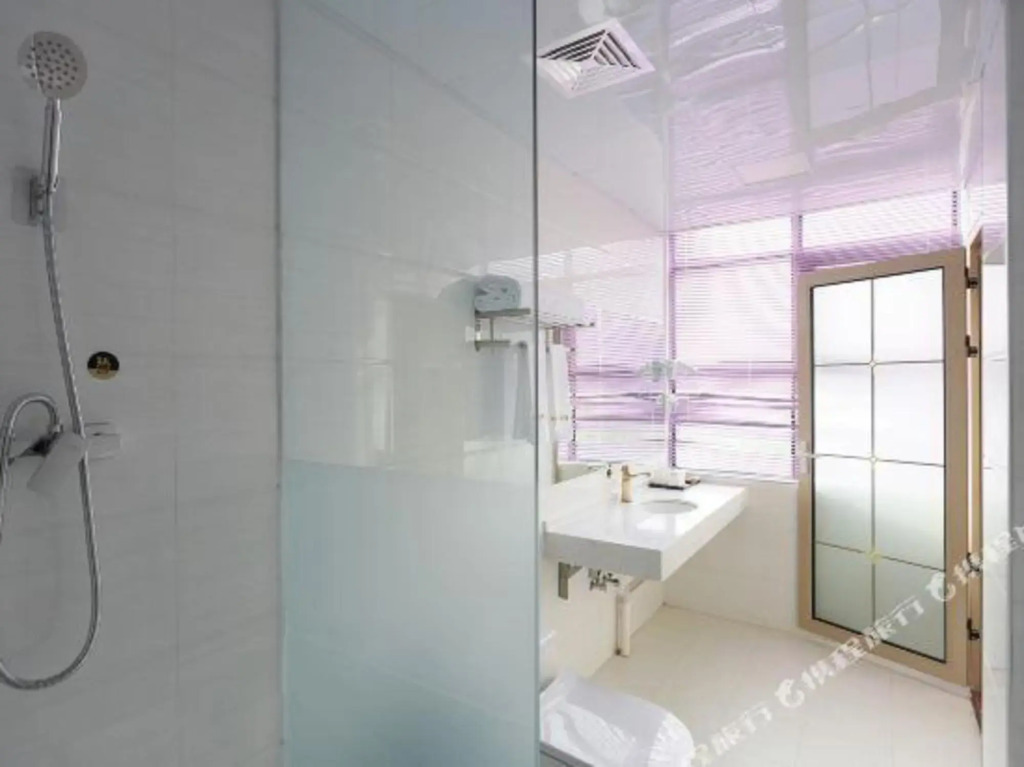 Wuhan Good Time Hotel (Tianhe Airport Hengdian Subway Station)