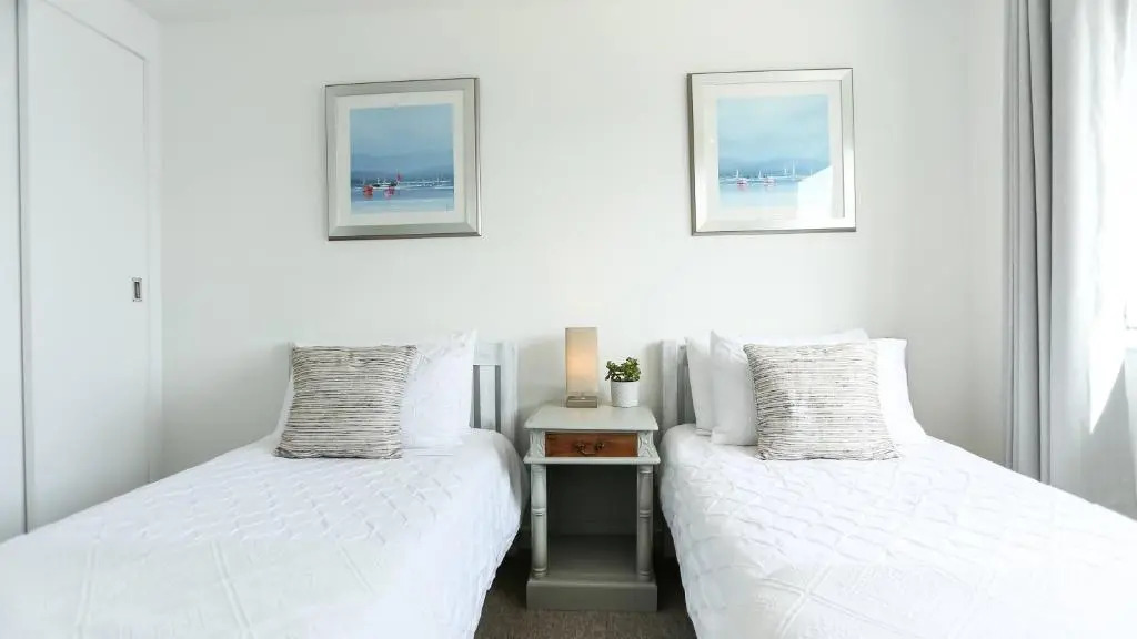 Tides - Beach Front Apartment in Bracklesham Bay