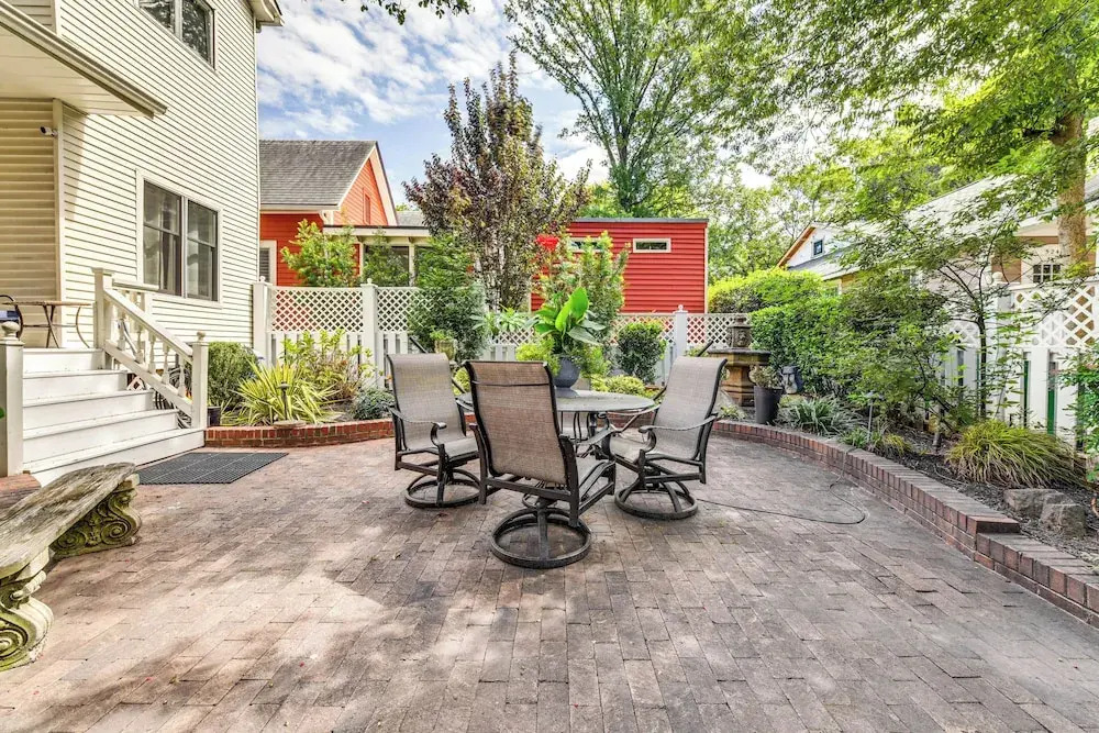 Walk to Top Attractions: Chic Home in Charlotte!