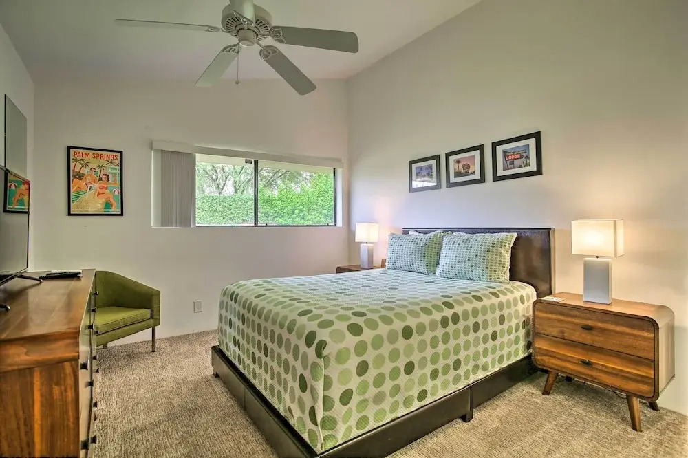 Palm Springs Retreat w/ Pool Access, Near Downtown
