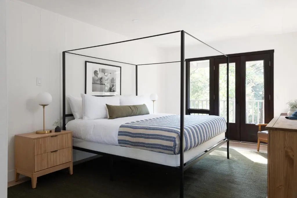 Mataro by Avantstay Large & Elegant Home in Santa Rosa w/ Hot Tub & Games