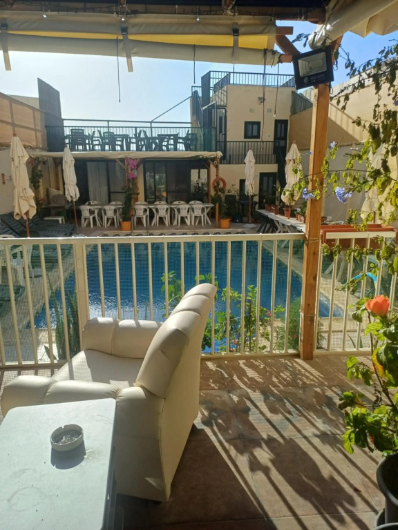 Qronfli Holiday Apartments With Swimming Pool