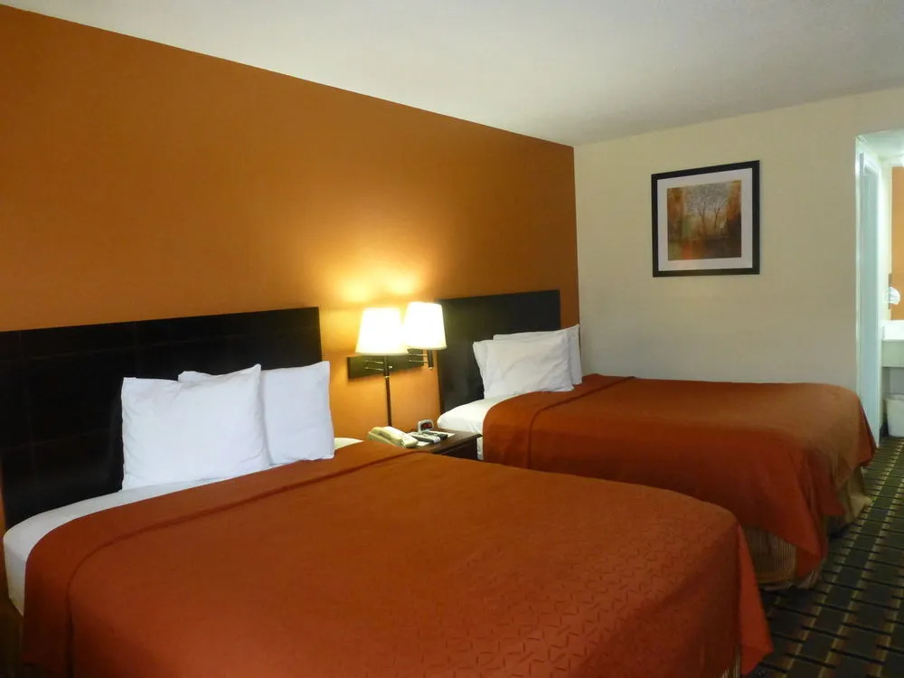 Coach Inn - Summerville