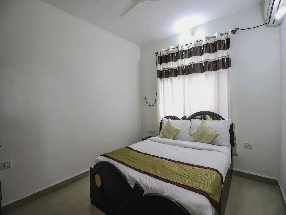 Bon Vivant Apartment by OYO Rooms