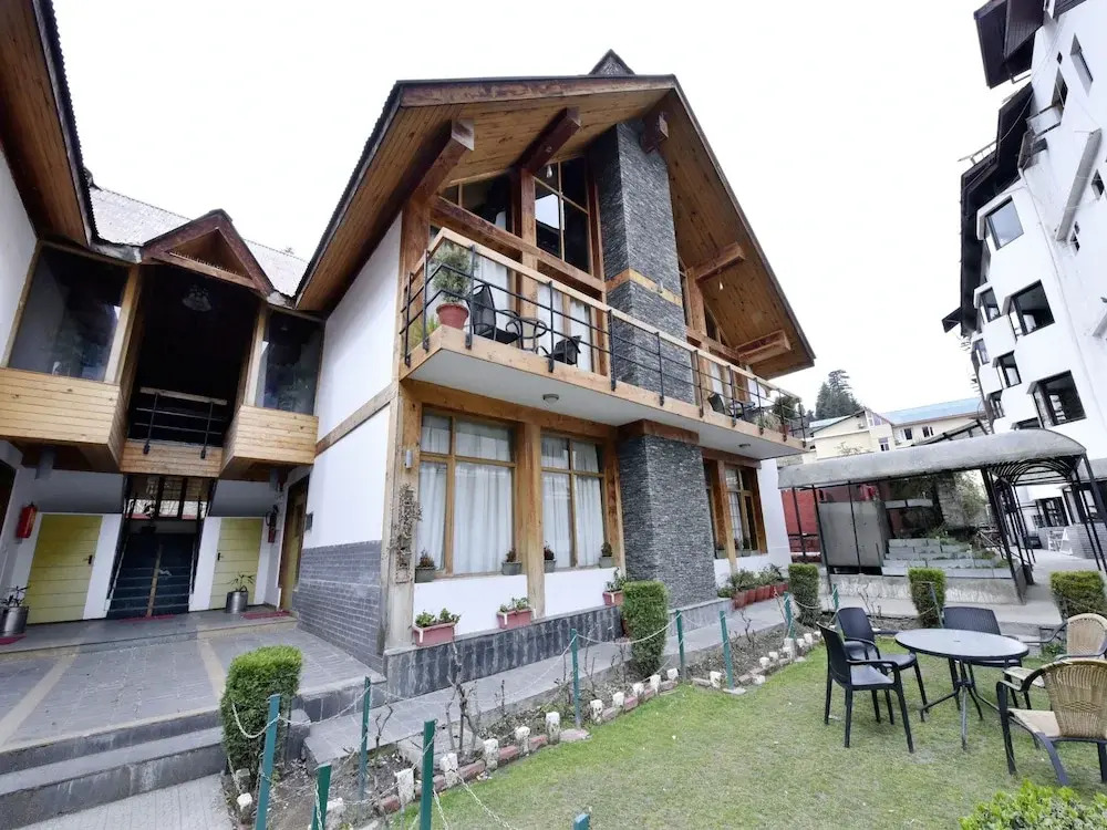 OYO 12325 River Country Cottages