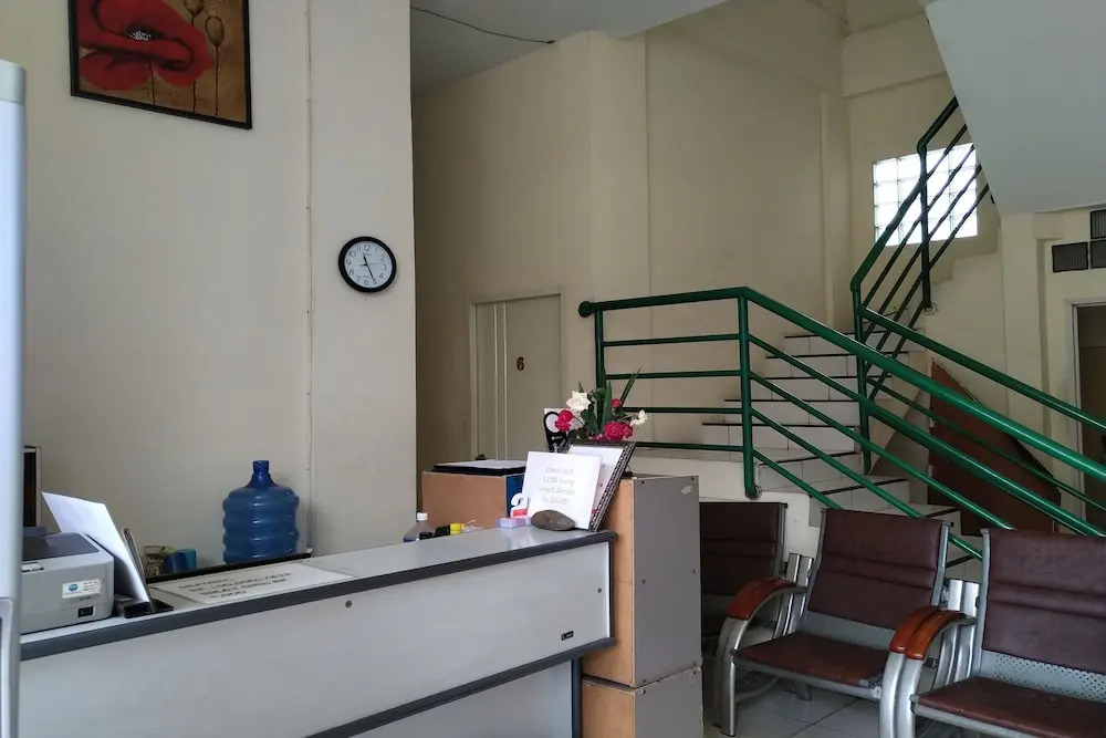 OYO 3499 J8 Hotel