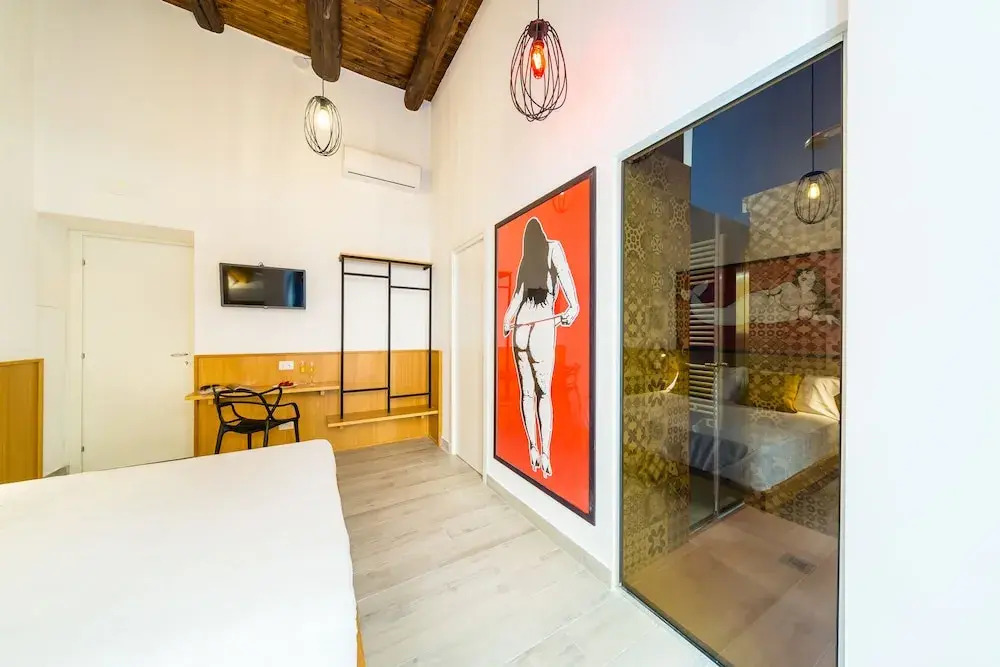 Napoli Street Art Rooms by Wonderful Italy