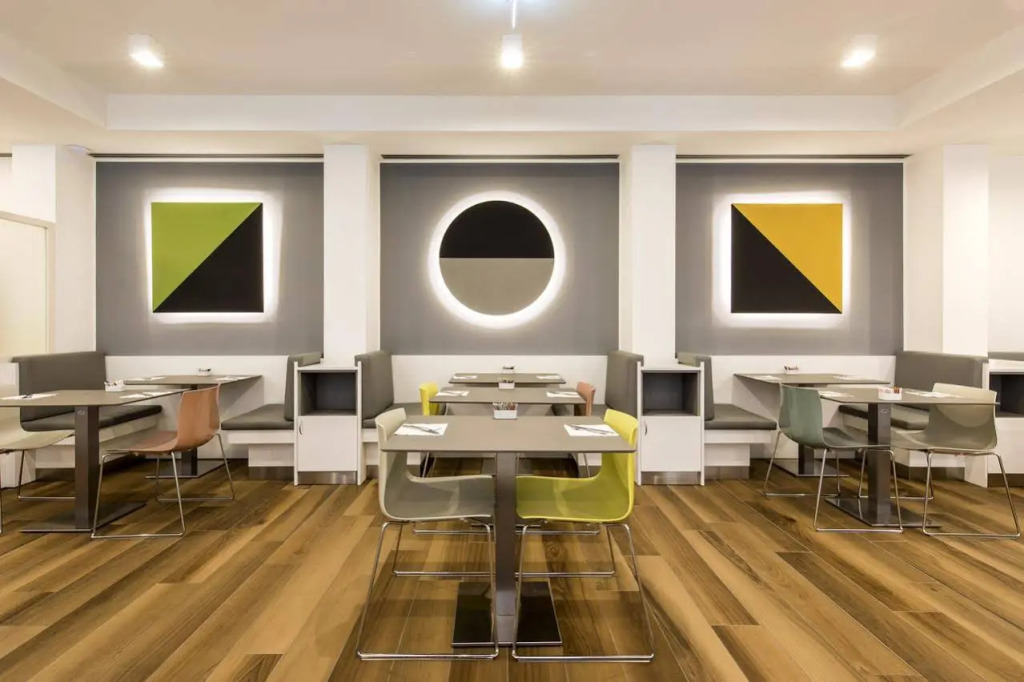 43 Station Hotel
