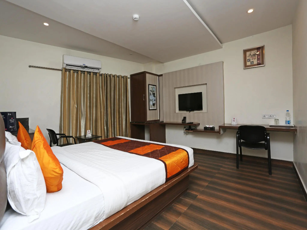 OYO 897 Hotel Surabhi Elite