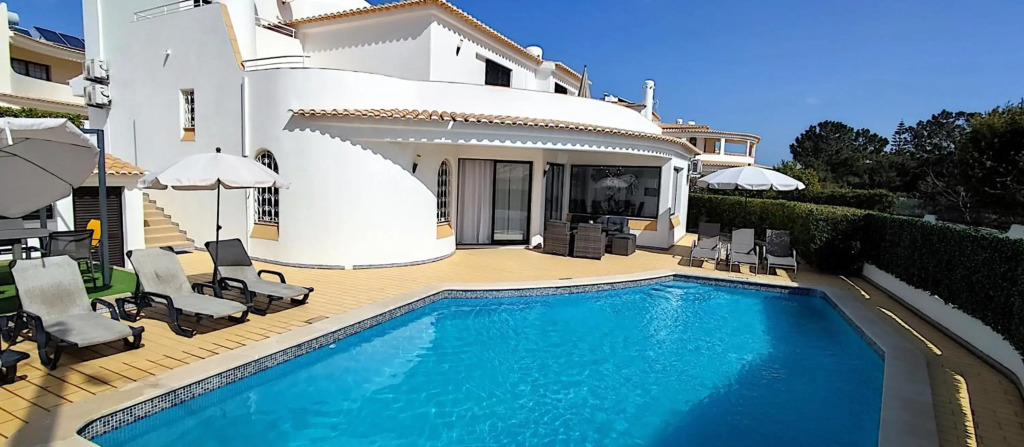 Villa Cristina 17 - Pool & 10 min walk from beach
