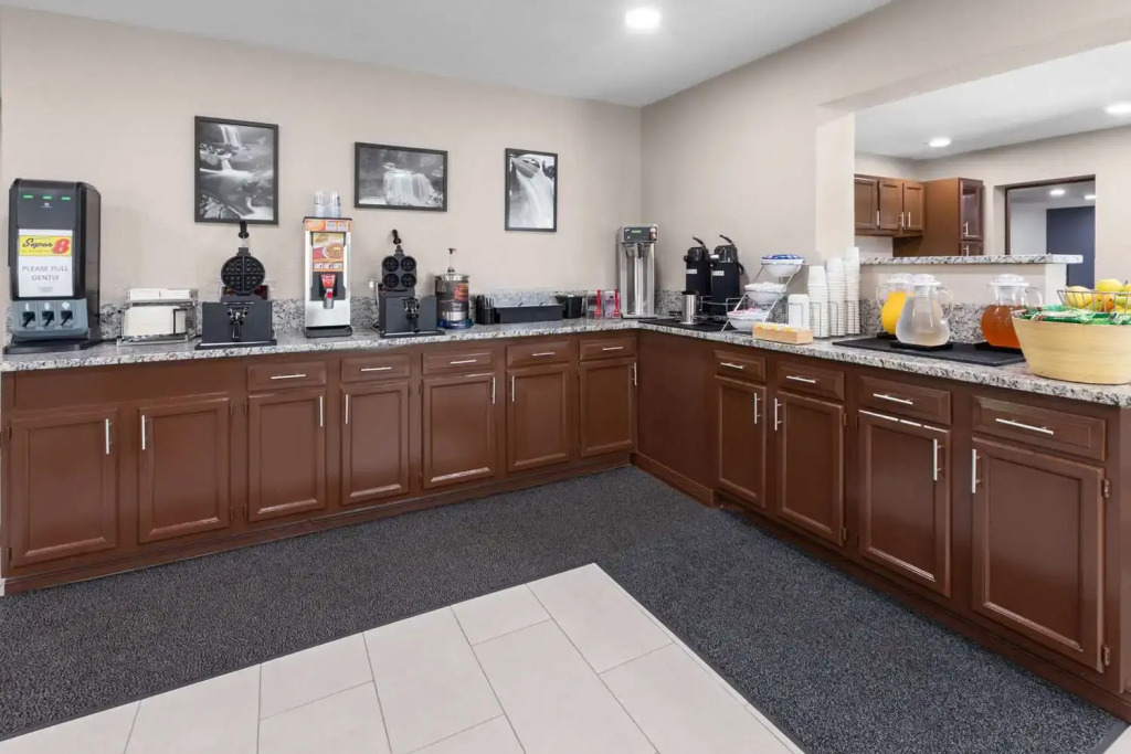 Super 8 by Wyndham Bridgeport/Clarksburg Area