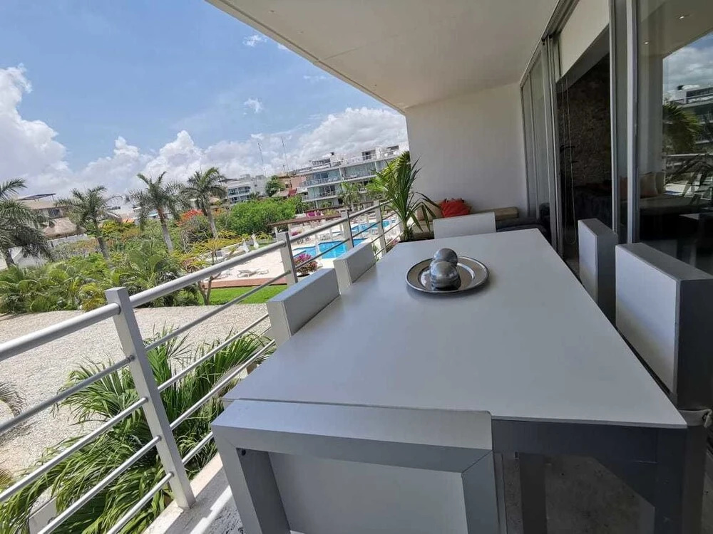 Magia Beachside Apartment by BVR