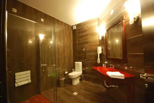 Batselas Traditional Hotel