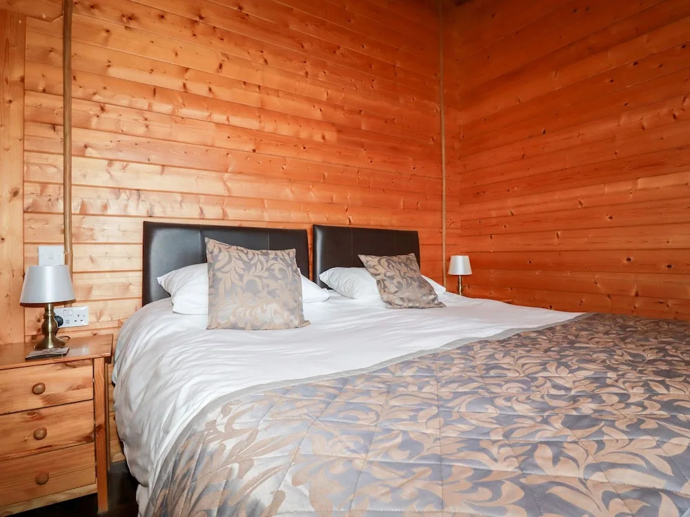 Cedar Lodge