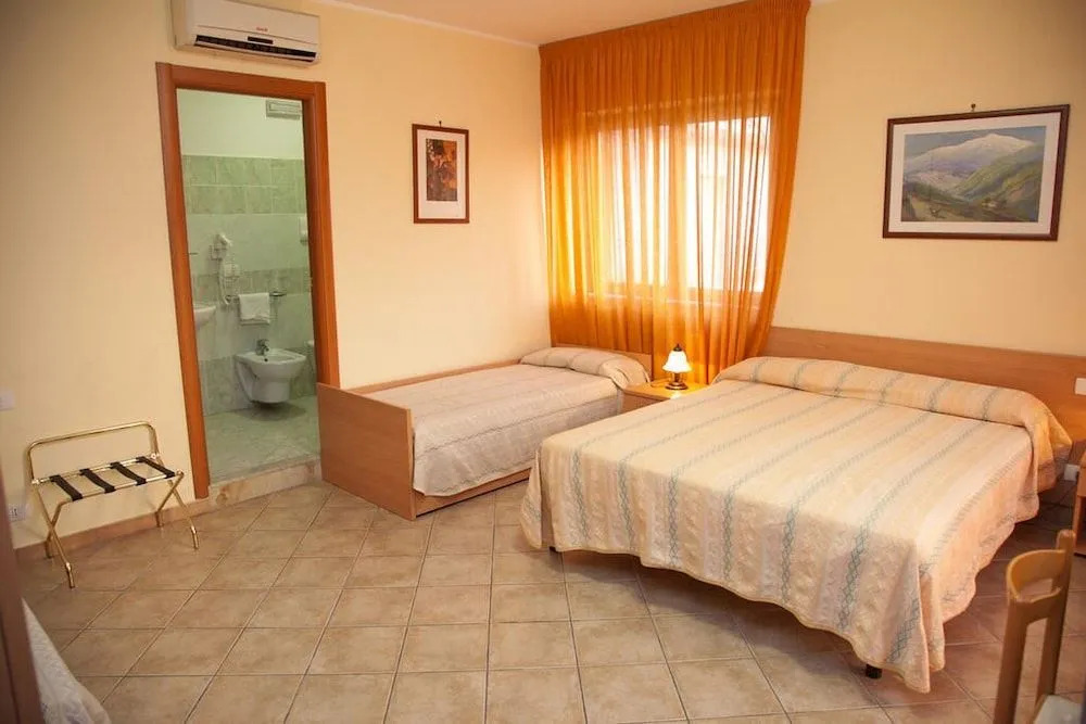 Caffè Nuovo 2 Holiday Rooms