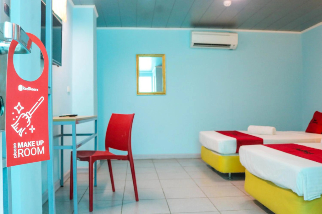 RedDoorz Plus at New Era Budget Hotel Near UCMed and Chong Hua Hospital Mandaue FORMER RedDoorz Plus New Era Budget Hotel Mandaue