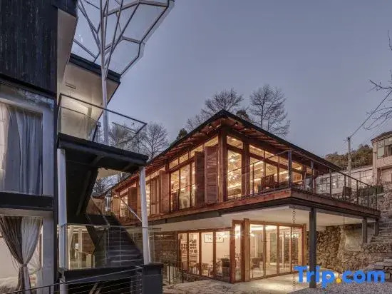 Anji Lingshang Jiangnan Tianchi Vacation Apartment