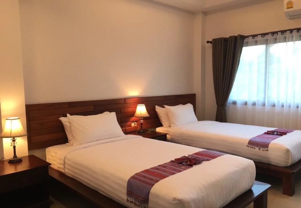 Nan Green Lake View Resort