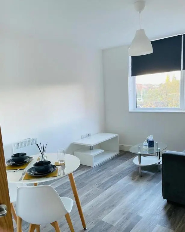 #0410 Lovely one bedroom apartment with free parking