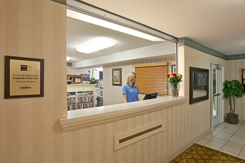 Hawthorn Suites by Wyndham Chicago Schaumburg